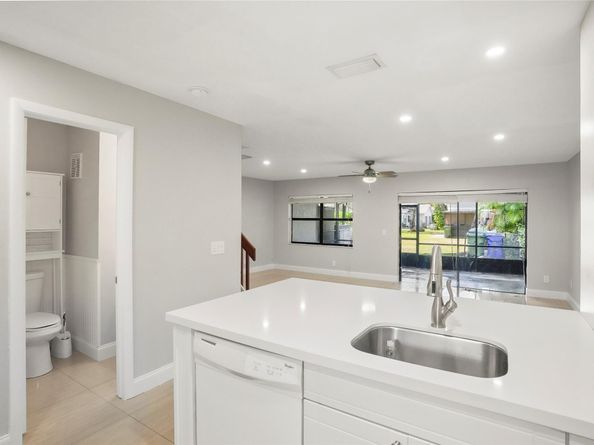 510 NW 103rd Ter 510, Pembroke Pines FL 33026