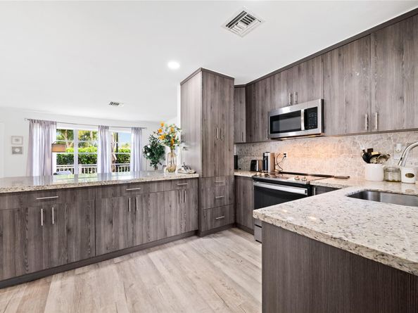 1357 SW 4th Ter, Pompano Beach FL 33060