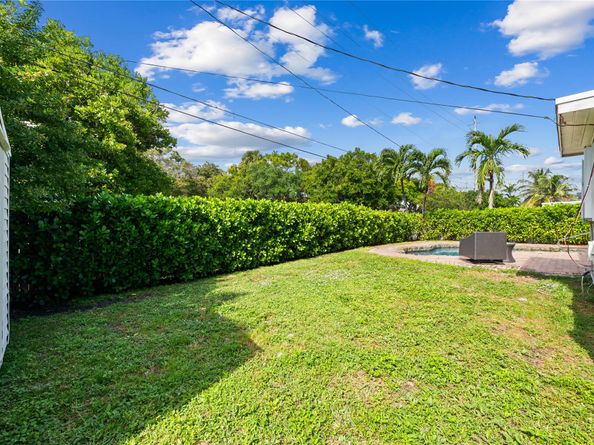 1357 SW 4th Ter, Pompano Beach FL 33060