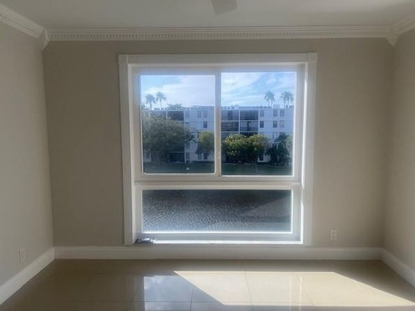 2106 S Cypress Bend Dr 404, Pompano Beach FL 33069