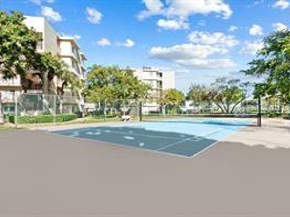 2106 S Cypress Bend Dr 404, Pompano Beach FL 33069