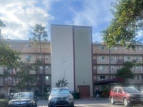 2106 S Cypress Bend Dr 404, Pompano Beach FL 33069