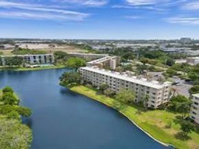 2106 S Cypress Bend Dr 404, Pompano Beach FL 33069