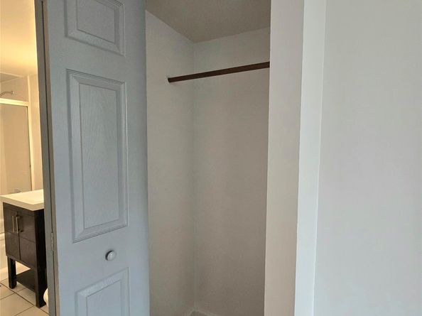 4898 NW 29th Ct 412, Lauderdale Lakes FL 33313