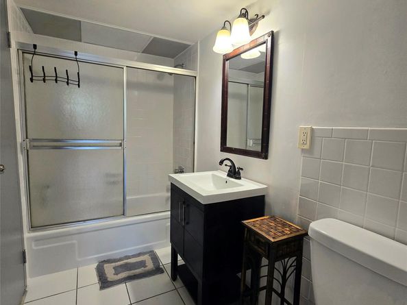 4898 NW 29th Ct 412, Lauderdale Lakes FL 33313