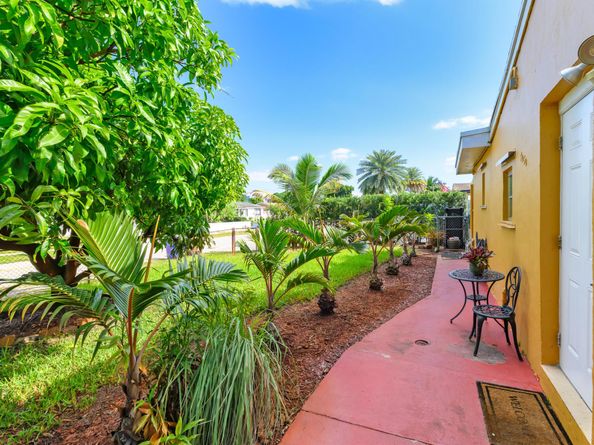 7050 Raleigh Street, Hollywood FL 33024