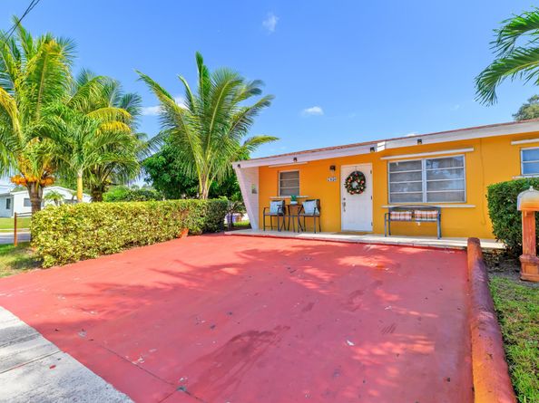 7050 Raleigh Street, Hollywood FL 33024