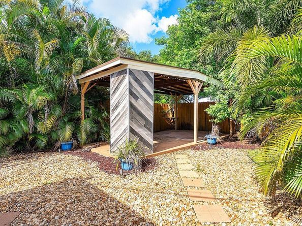 5151 NE 8th Avenue, Deerfield Beach FL 33064