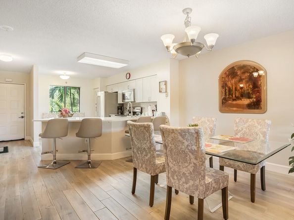 2334 S Cypress Bend Dr 302, Pompano Beach FL 33069