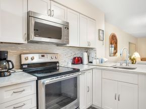 2334 S Cypress Bend Dr 302, Pompano Beach FL 33069