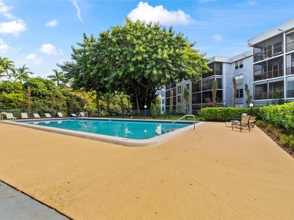 101 Royal Park Dr 1G, Oakland Park FL 33309