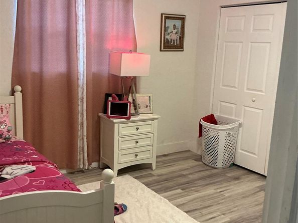 3470 NW 39th St, Lauderdale Lakes FL 33309