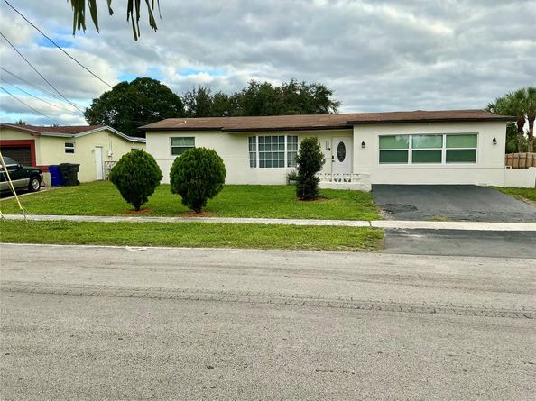 3470 NW 39th St, Lauderdale Lakes FL 33309