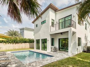 1517 N Lakeside Drive, Lake Worth Beach FL 33460