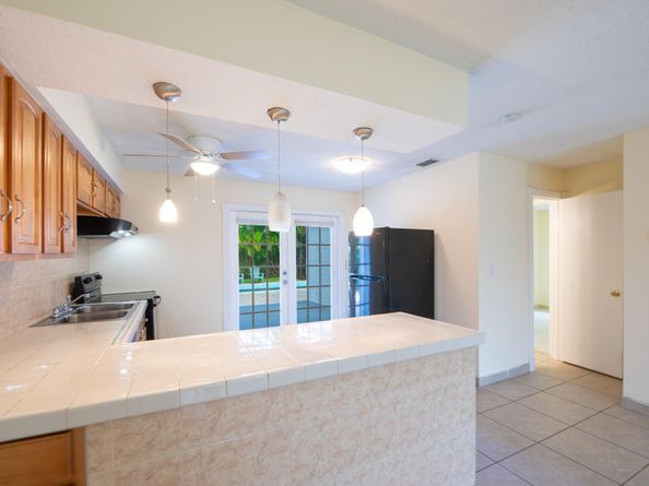 4500 NE 15th Ave, Oakland Park FL 33334