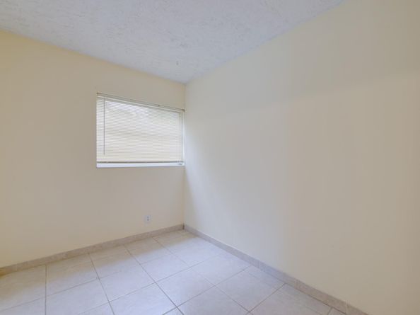 4500 NE 15th Ave, Oakland Park FL 33334