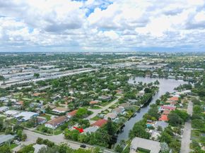 4500 NE 15th Ave, Oakland Park FL 33334