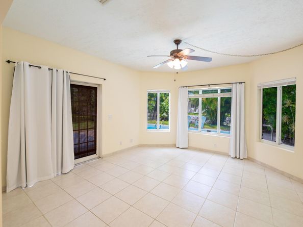 4500 NE 15th Ave, Oakland Park FL 33334