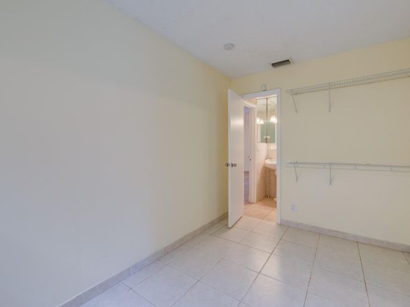 4500 NE 15th Ave, Oakland Park FL 33334