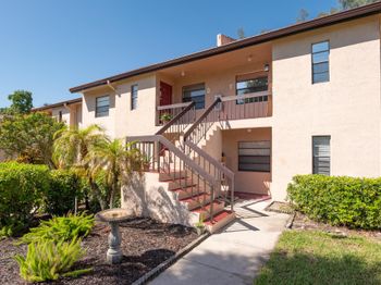 9282 Vista Del Lago