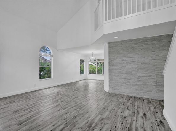 8500 NW 57th Dr, Coral Springs FL 33067