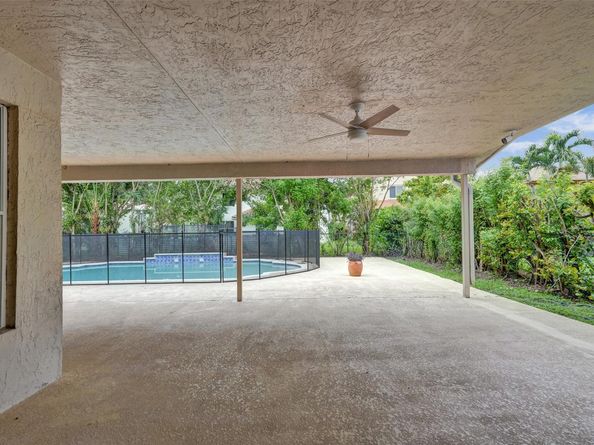 8500 NW 57th Dr, Coral Springs FL 33067