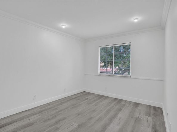 8500 NW 57th Dr, Coral Springs FL 33067