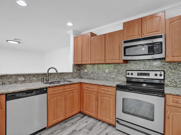 8500 NW 57th Dr, Coral Springs FL 33067