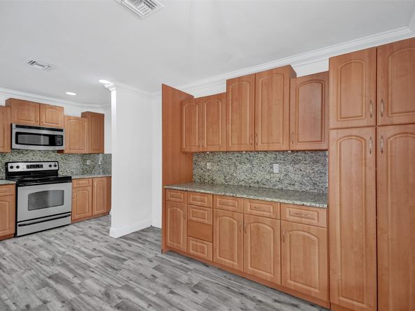 8500 NW 57th Dr, Coral Springs FL 33067