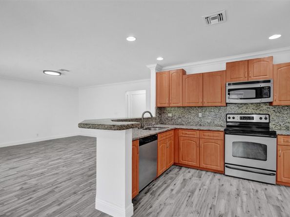 8500 NW 57th Dr, Coral Springs FL 33067