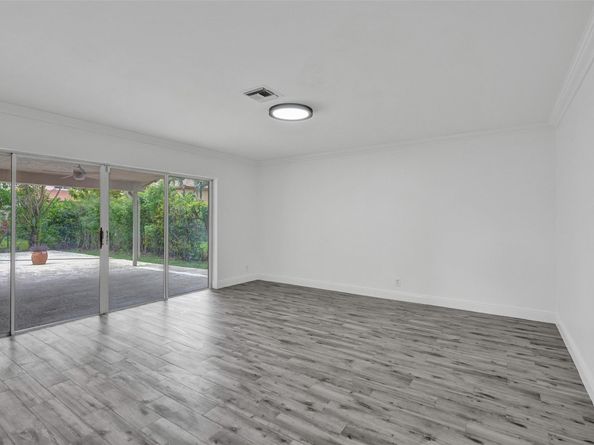 8500 NW 57th Dr, Coral Springs FL 33067