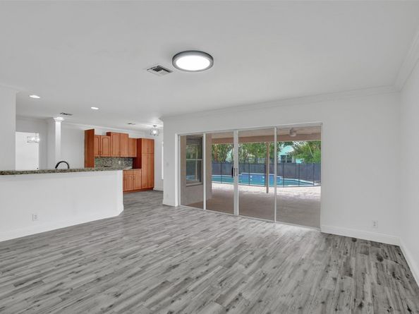 8500 NW 57th Dr, Coral Springs FL 33067