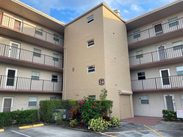 225 Bonnie Boulevard 212, Palm Springs FL 33461