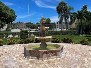 225 Bonnie Boulevard 212, Palm Springs FL 33461