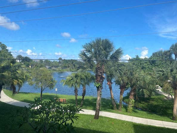 225 Bonnie Boulevard 212, Palm Springs FL 33461