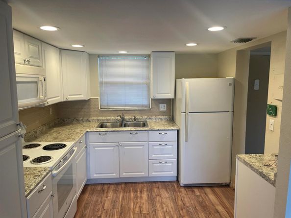 225 Bonnie Boulevard 212, Palm Springs FL 33461
