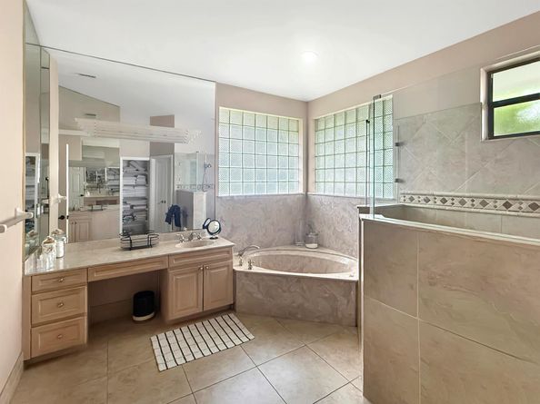1902 S Club Drive, Wellington FL 33414