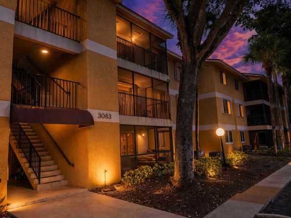 3083 N Oakland Forest Drive 308, Oakland Park FL 33309