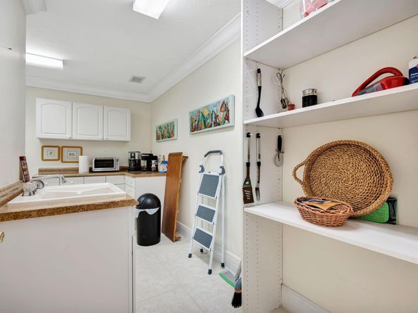 11 Berwick Road NE, Palm Beach Gardens FL 33418