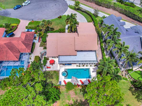 11 Berwick Road NE, Palm Beach Gardens FL 33418