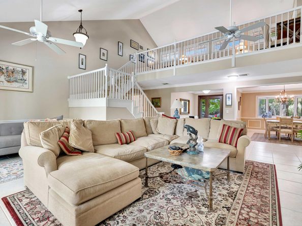 11 Berwick Road NE, Palm Beach Gardens FL 33418