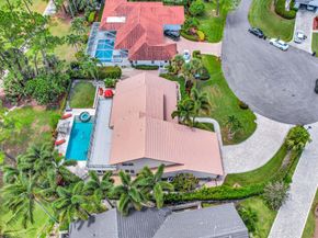 11 Berwick Road NE, Palm Beach Gardens FL 33418