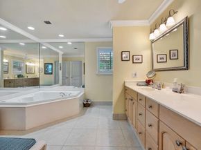 11 Berwick Road NE, Palm Beach Gardens FL 33418