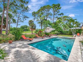 11 Berwick Road NE, Palm Beach Gardens FL 33418