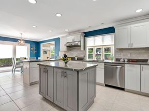 11 Berwick Road NE, Palm Beach Gardens FL 33418