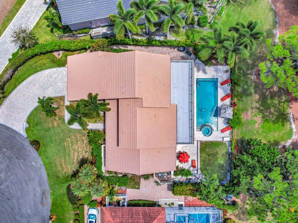 11 Berwick Road NE, Palm Beach Gardens FL 33418