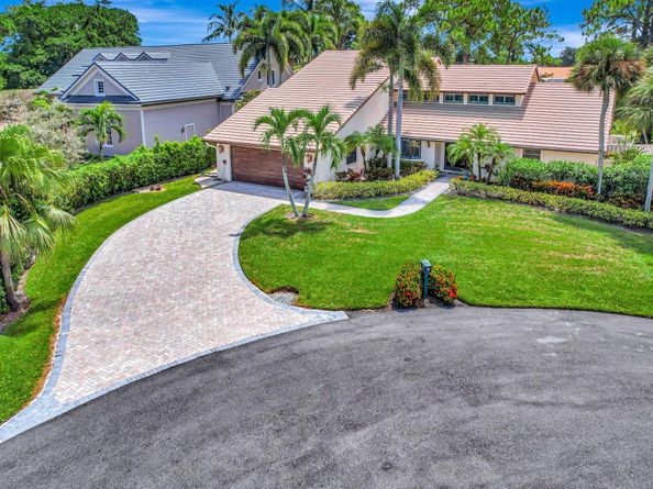 11 Berwick Road NE, Palm Beach Gardens FL 33418