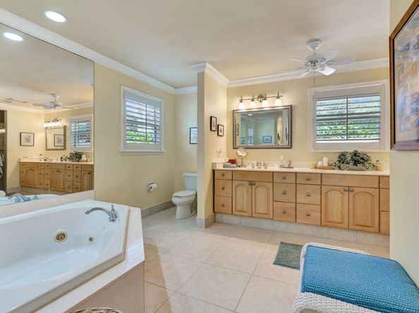 11 Berwick Road NE, Palm Beach Gardens FL 33418