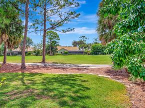 11 Berwick Road NE, Palm Beach Gardens FL 33418