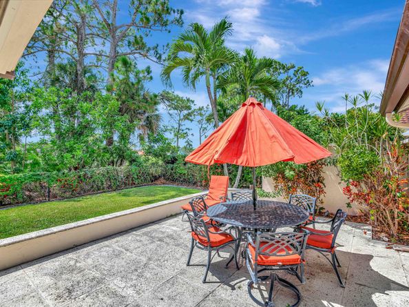 11 Berwick Road NE, Palm Beach Gardens FL 33418